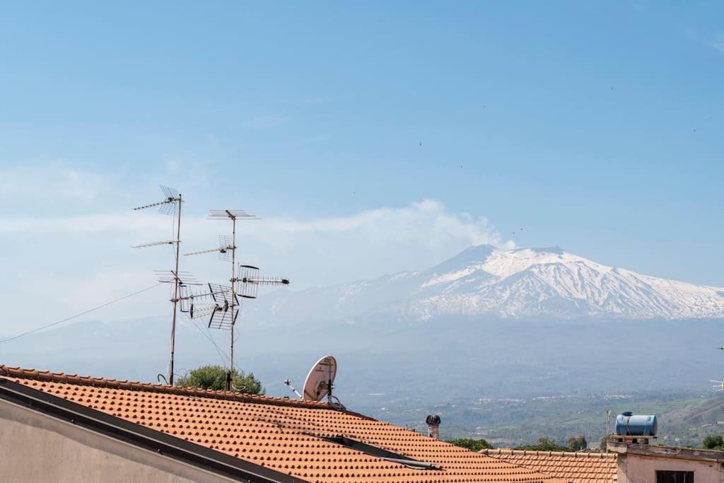 Appartamento Un Passo Dal Mare Due Dall'Etna Giardini Naxos Esterno foto